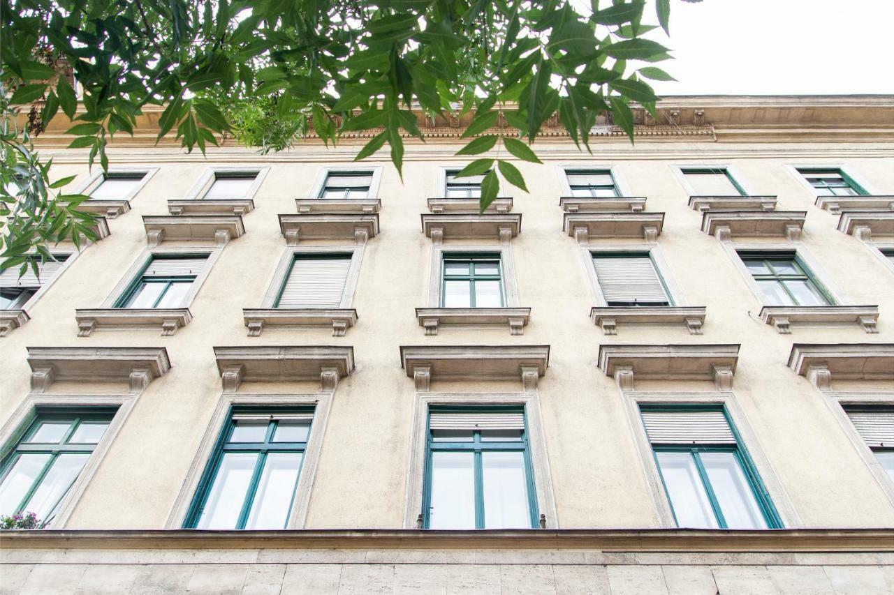 R&R Apartment Rákóczi Budapeste Exterior foto